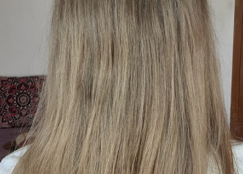 Ioana-inainte-de-Henna-Mandala-Aramiu-pe-par-blond-natural-min