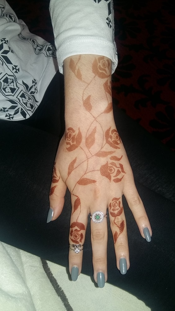 Preparare henna pentru tatuaj