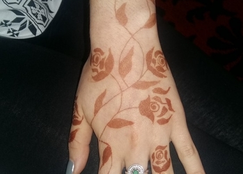 Tatuaj henna mandala Mariana 4-min