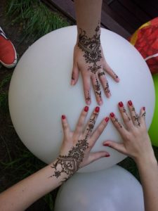 Poze tatuaje cu henna naturală
